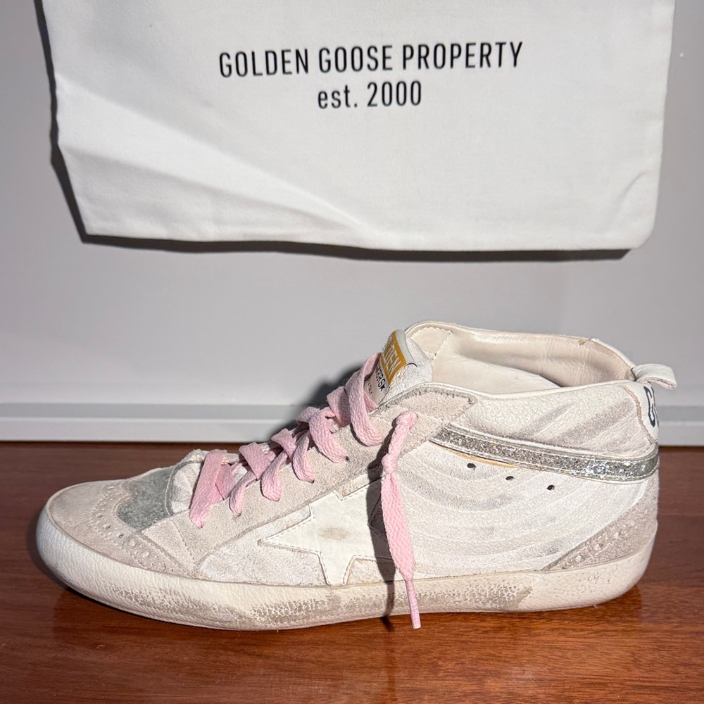 Golden Goose Low-Top Sneakers in White and Pink - Picture 9 of 13
